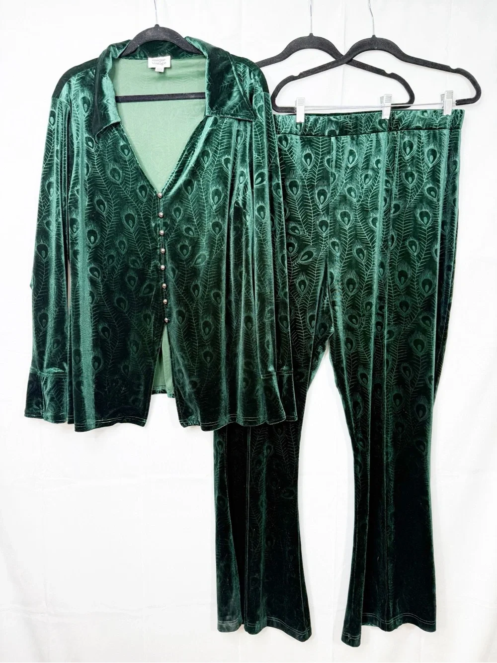 Unique Vintage Green Velvet Two (2) Piece Set Peacock Print Tunic Flare Suit